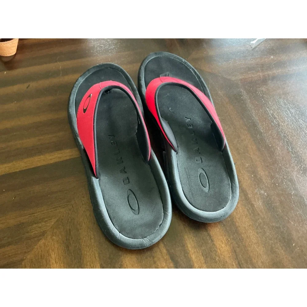 Oakley Flip Flop Sandals Red Black Logo Men Size 11 Sport Beach Slide 15030-455